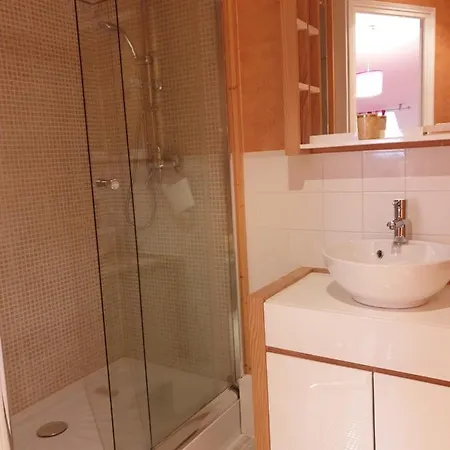 Au Fil Des Lacs 住宿加早餐酒店 4*