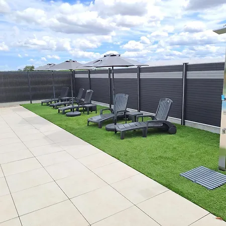 Au Fil Des Lacs לינה וארוחת בוקר 4*